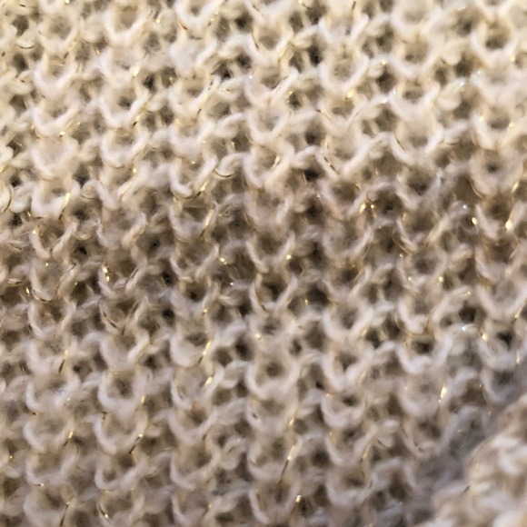 Women’s Cream / Gold Hollister Sweater Size M - Picture 5 of 6